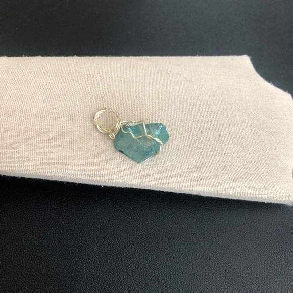 Vintage Stone Pendant - Picture 1 of 3